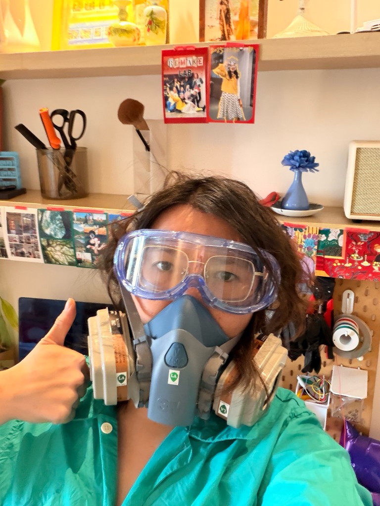 工坊自拍：防护面罩、护目镜与背景 Remake Lab 明信片